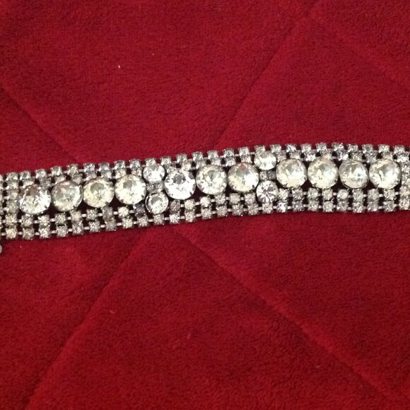 Vintage 1940s Kramer Rhinestone Rhodium-Plated Bracelet - Picture 2 of 6